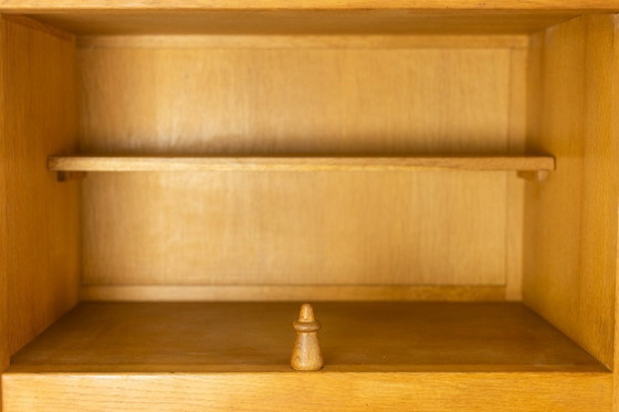 Image 1 of Guillerme e Chambron. Armadio in rovere con scrivania integrata. 1970-80