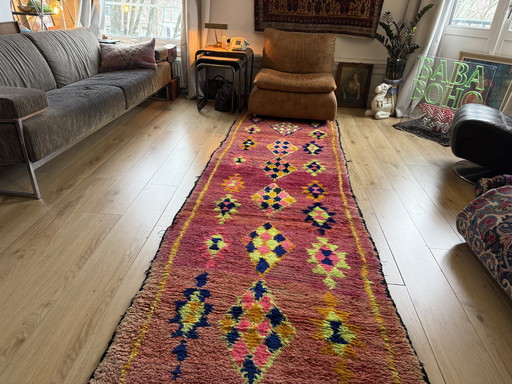 Vintage Marokkaanse Loper 384 × 101 cm – Expressief & Handgeknoopt