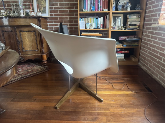 Image 1 of vitra la chaise