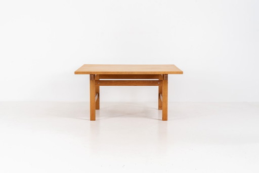 Table basse en chêne de Hans J. Wegner pour Andreas Tuck (Danemark, années 1950).