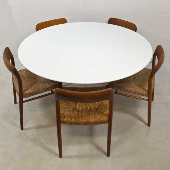Image 1 of Knoll saarinen tulip tafel 90's wit fineer origineel gemerkt 137cm