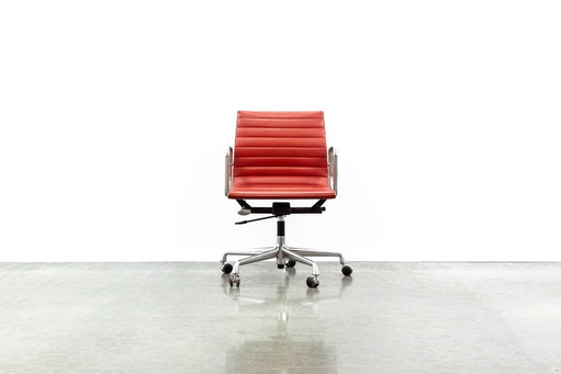 Sedia da ufficio Eames EA117