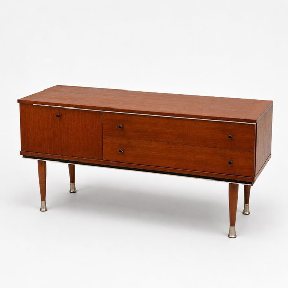 Image 1 of Vintage laag dressoir van teakhout gemaakt in de jaren ’60