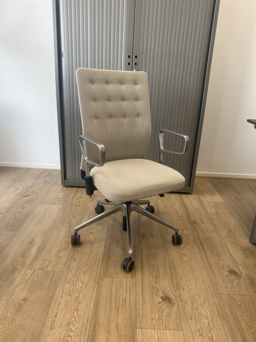 Vitra ID-Zierleiste – Bürostuhl – Sandchrom – 8 Stück verfügbar