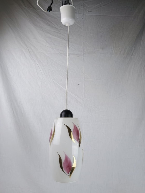 Image 1 of Mid-century hanglamp met witte, briljante bloemenkap, jaren 50, Franse vintage ARLUS