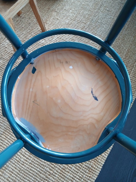 Zwei Thonet Stühle., Esszimmerstühle, Holz, Grün (Foto 10 von 17)