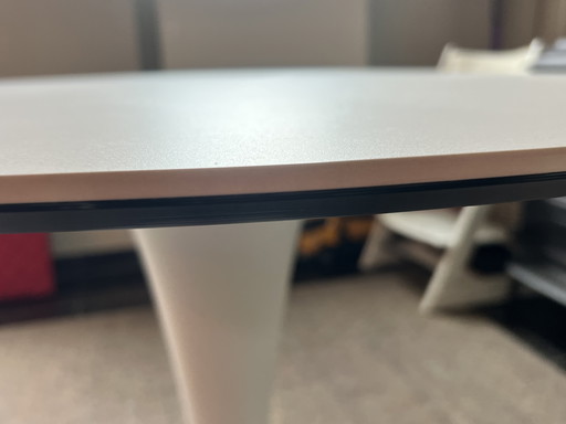 Set of Sovet Italia design table and 4 Kartell chairs by Philippe Starck