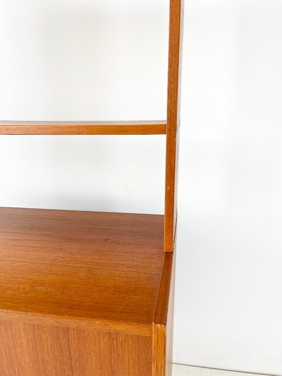 Image 1 of Scandinavische Vintage Boekenkast / Wandkast