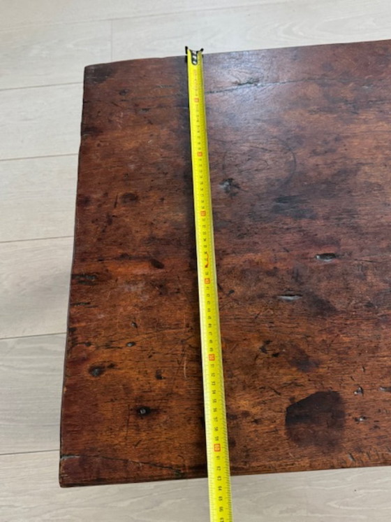 Image 1 of Table basse coloniale en teck