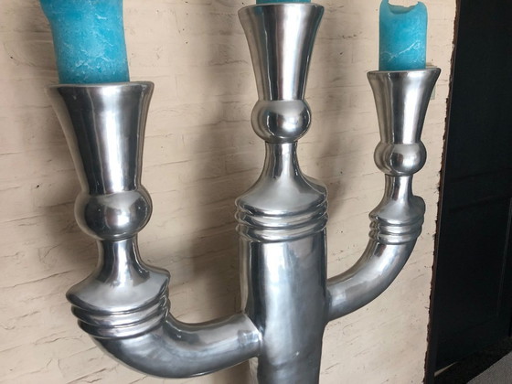 Image 1 of Lebensgroßer, dreiarmiger, stehender Burgkerzenständer aus Aluminium