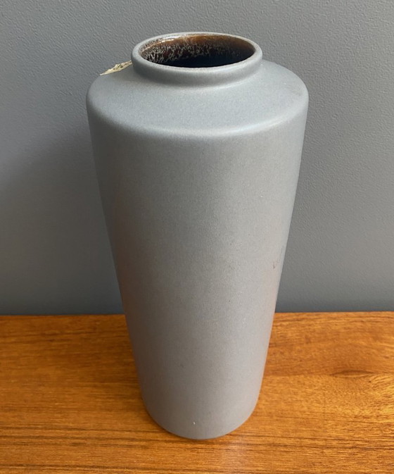 Image 1 of Modernist Vase by Bay  model 690 25 1970s WGP 