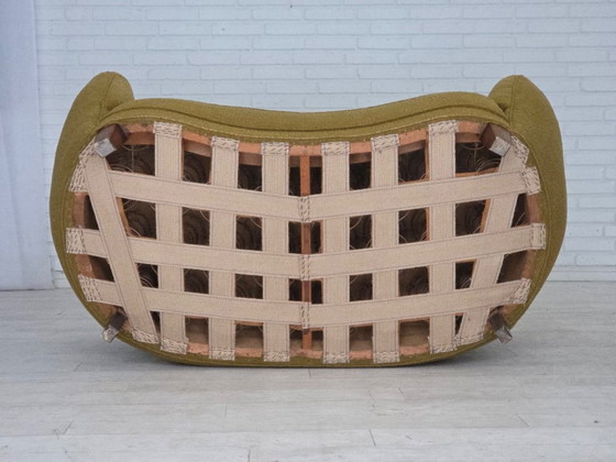 Image 1 of Dänisches 2-Sitzer-Sofa „Banane“ aus den 1960er Jahren, Bezug aus Velours, Buchenholz