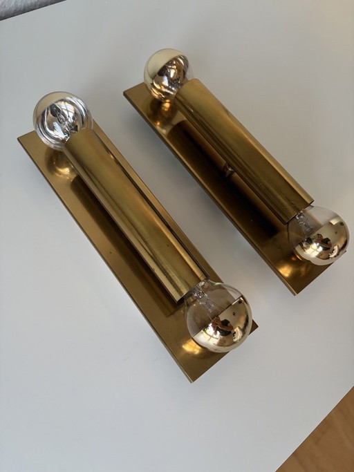 Deux appliques murales design en laiton, années 1970, style minimaliste, avec interrupteur. – wandlampen, Brass