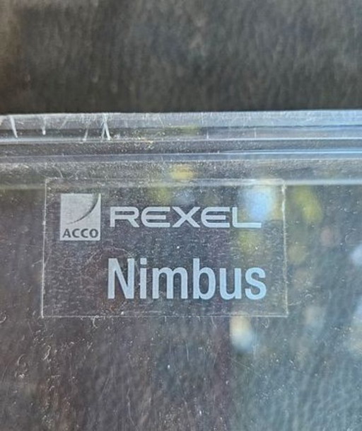 4 NIMBUS design by REXEL Acryl-Plexiglas Schreibtischablagen, sehr guter Zustand, wenig benutzt, 32x24 nutzbar