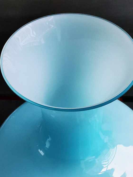 Image 1 of Verre Empoli Italie Toscane, années 1960, vase bleu clair