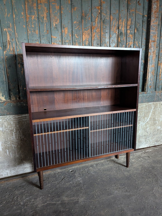 Image 1 of Armoire murale danoise vintage - tiroirs en verre