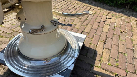 Image 1 of Vintage Siemens Sirona “D” Tandartsstoel (ca. 1950–1960)