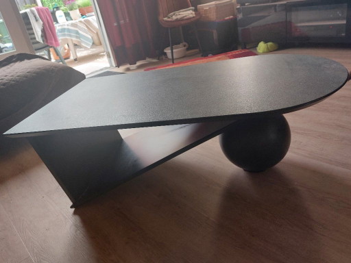 Designer-Couchtisch