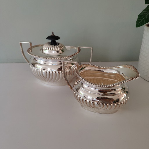 Englische silberne Zuckerdose und Milchkanne – E.P.N.S. A.1. Hergestellt in England (ca. 1900–1950)