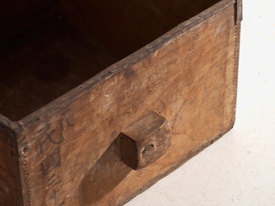 Antica Misura per Grano Dou in Legno di Olmo, Cina, circa 1900, Oggetti decorativi, Ferro, Marrone, Rustic (foto 8 di 8)