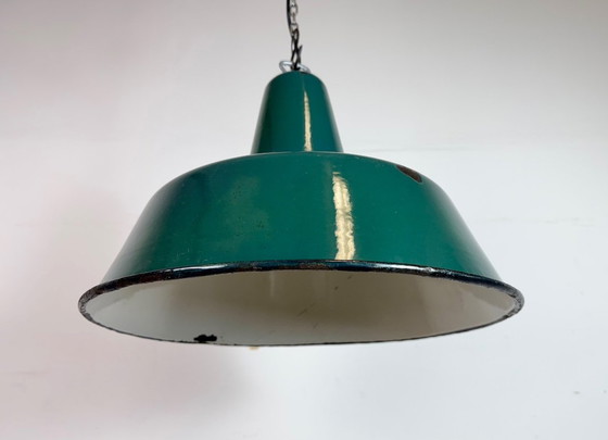 Image 1 of Grande lampada a sospensione industriale in smalto verde, anni '60