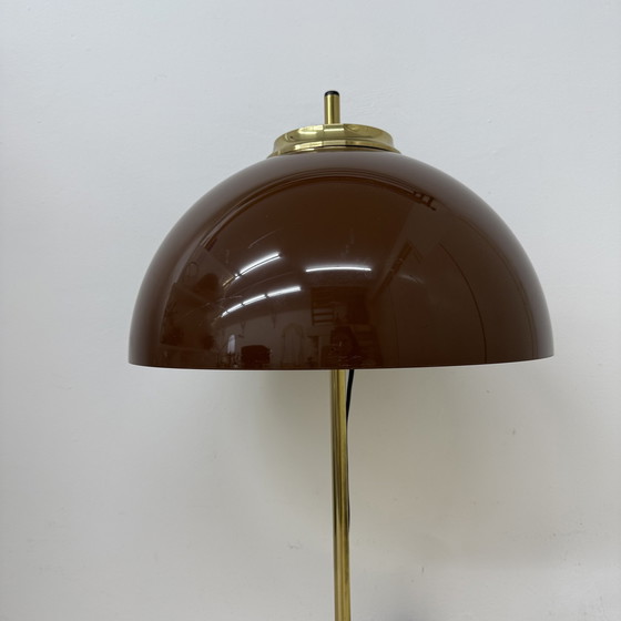 Image 1 of Lampada da tavolo vintage a fungo con base in metallo dorato , anni '70