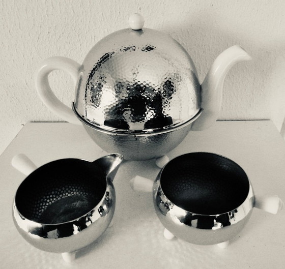 Image 1 of Een vintage "Ever-Hot" theeset, geproduceerd door Perry, Bevan en Co. (PBB). 