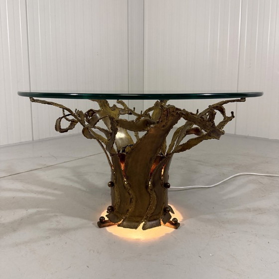 Image 1 of Table basse brutaliste illuminée en laiton foncé, années 1960