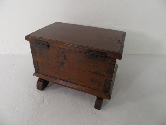 Image 1 of Caja de documentos antiguos