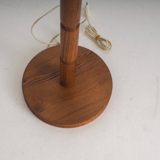 Image 1 of Lampadaire en bois style milieu du siècle