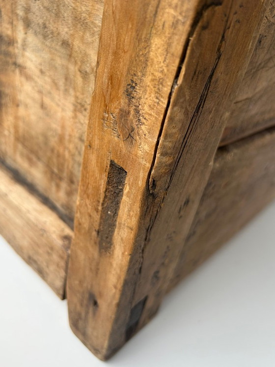 Originale alte chinesische kleine Kommode / Schreibtisch – Schlicht, robust, rustikal (Wabi-Sabi) (photo 8 of 12)