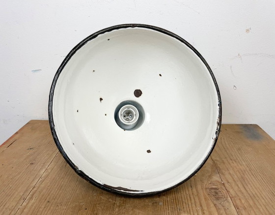 Image 1 of Lampada da fabbrica in smalto verde industriale, anni '60