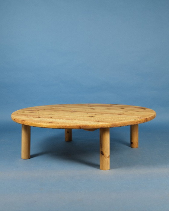 Image 1 of Mesa de centro de pino macizo