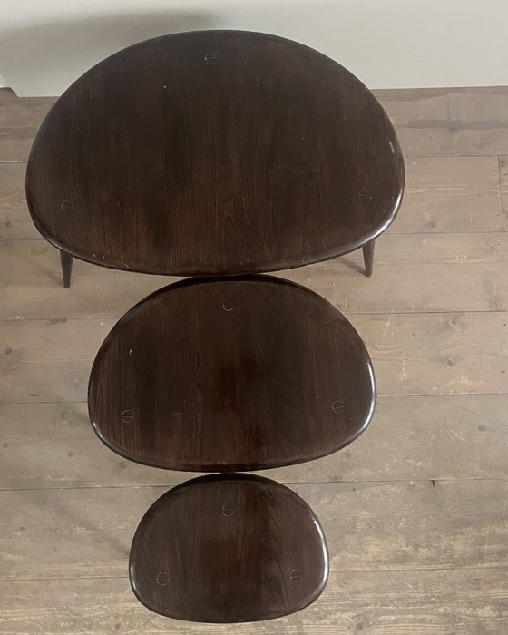 Image 1 of Tavolini laterali Pebble Ercol