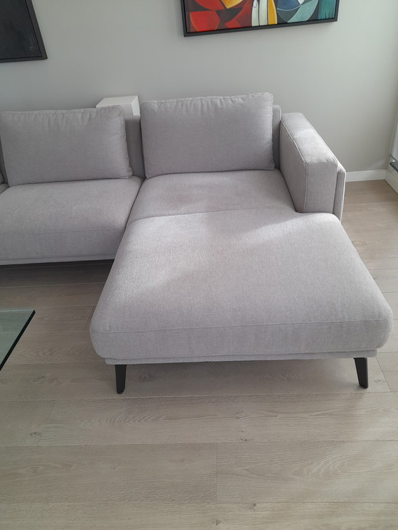 Image 1 of Panca lounge prominente a destra