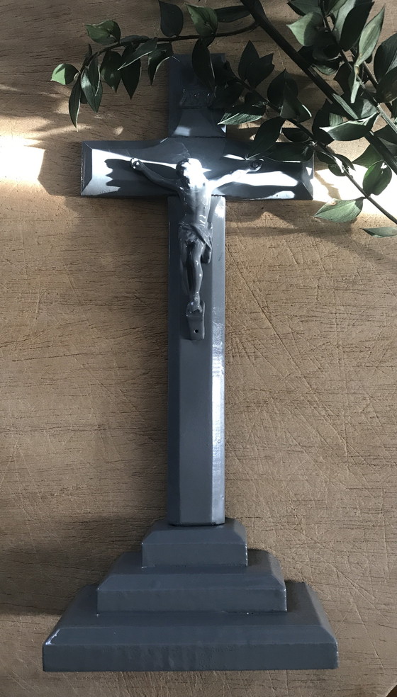 Image 1 of Crucifix Monochrome Sur Socle