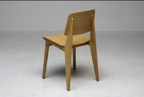 Image 1 of Chaise longue Vitra Jean Prouvé, totalmente de madera de roble natural: artesanía atemporal en roble macizo.