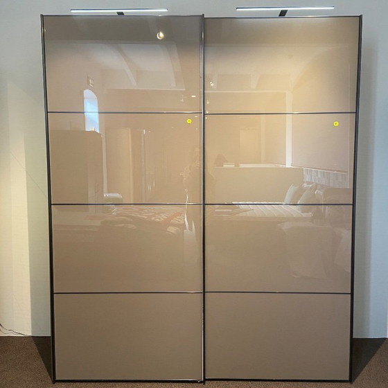 Image 1 of Mobile con ante scorrevoli Murano