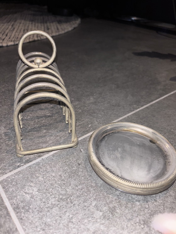 Image 1 of Vintage flessenonderzetters met houder – set van 6 – zilverkleurig