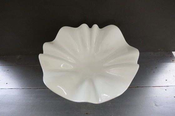 Image 1 of Vintage schaal op voet Hutschenreuther Wolf Karnagel