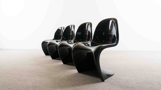 Image 1 of SET VAN 4 PANTON STOELEN IN ZWART, ONTWORPEN DOOR VERNER PANTON VOOR HERMAN MILLER, 1971