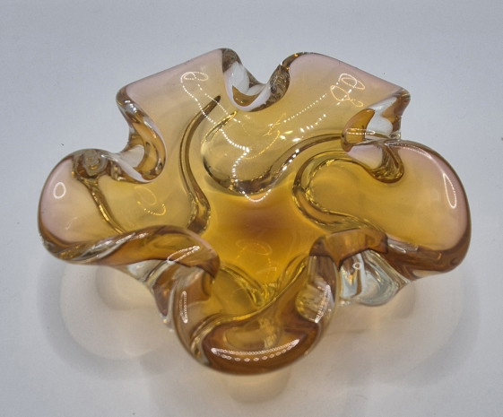 Artificial Glass Bowls – Decorative Objects (photo 3 of 13)