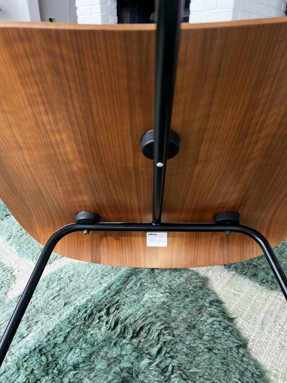 Eames LCM Walnuss – Vitra, Stühle und Loungesessel, Metal, Wood (photo 7 of 8)