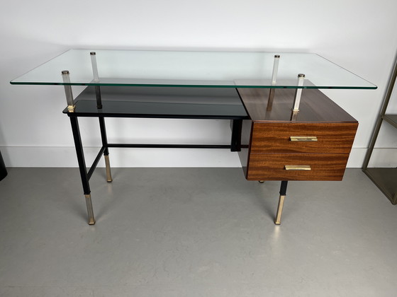 Image 1 of Italienischer Schreibtisch von 1950 aus Glas, Mahagoniholz ​​und vergoldetem Metall