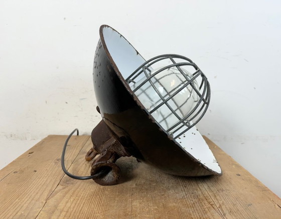 Image 1 of Industrielle Käfig-Pendelleuchte aus schwarzer Emaille und Gusseisen, 1960er Jahre