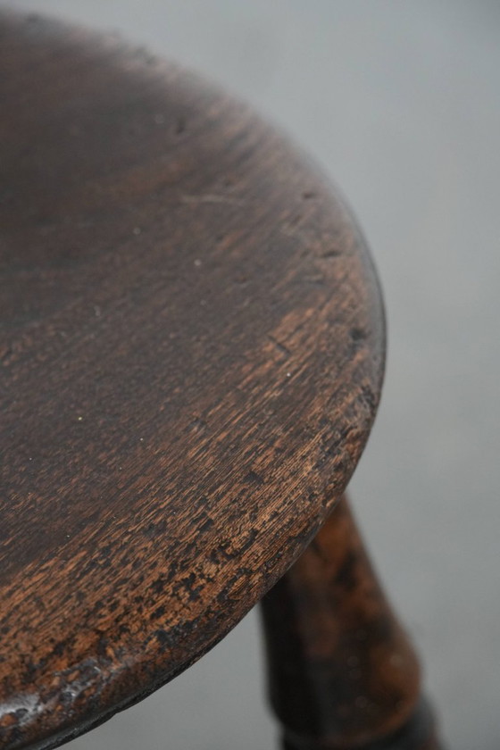 Image 1 of 2 x Antieke Engelse Windsor kruk uit de 18e eeuw