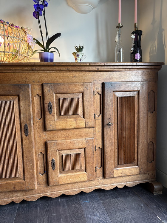 Image 1 of Armario antiguo de madera