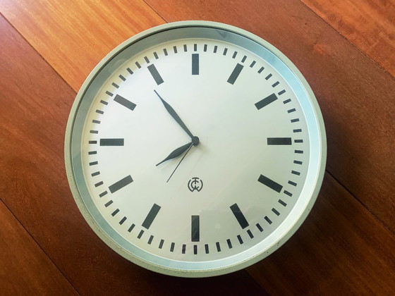 Image 1 of Horloge murale industrielle – PTT Pays-Bas