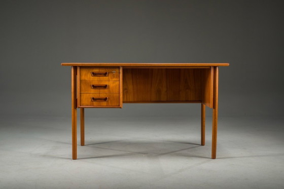 Image 1 of Midden-eeuws Deens teakhouten bureau van Gunnar Nielsen Tibergaard, jaren 60