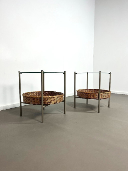 2 petites tables d'appoint avec porte-revues en osier, années 1960.